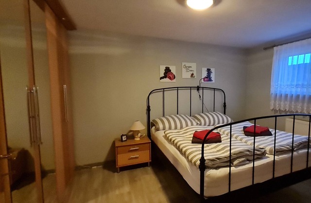 Ruhige Einliegerwohnung mit Eigenem Zugang in Einfamilienhaus mit Gartennutzung