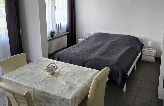 Ruhige Ferienwohnung/Amateurzimmer/Gute Verkehrsanbindung