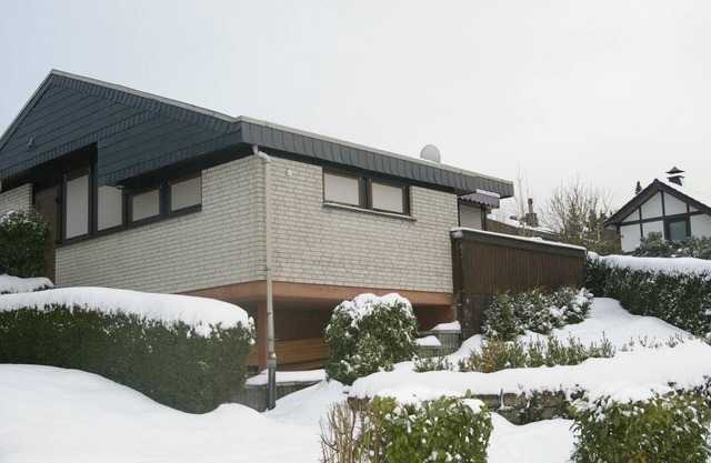 Ruhiger Bungalow am Hennesee mit Terrasse