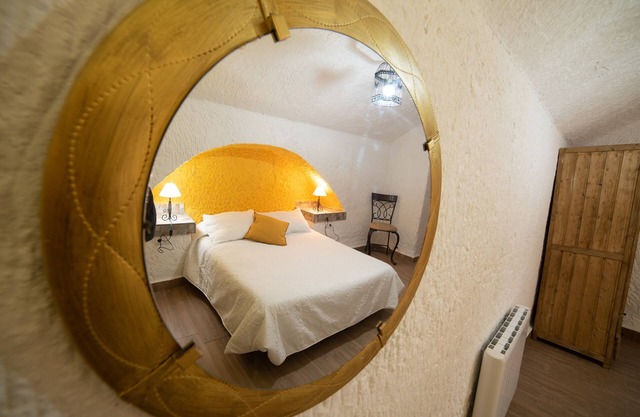 Rural accommodation House-cave