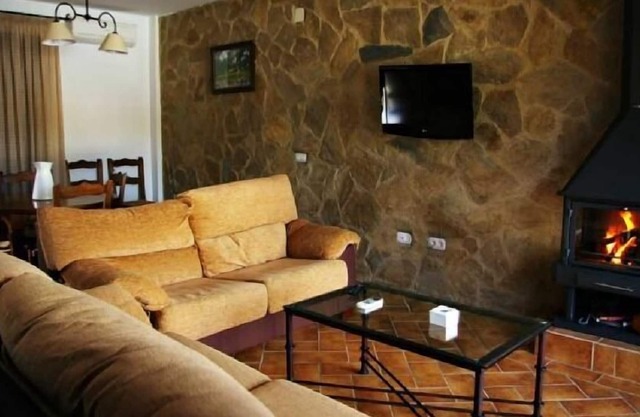 Rural apartment La Venta del Charco for 8 people
