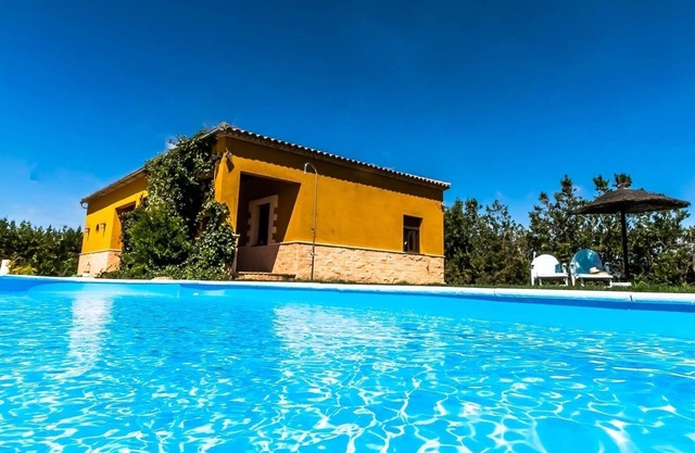 Rural Holiday Home 'Villa Lucrecia' with Pool & Wi-Fi