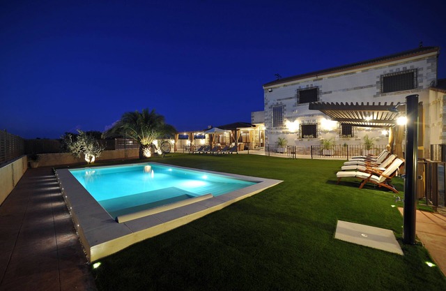 Rural house 5 * Grand Luxury in Toledo, Puy Du Fou