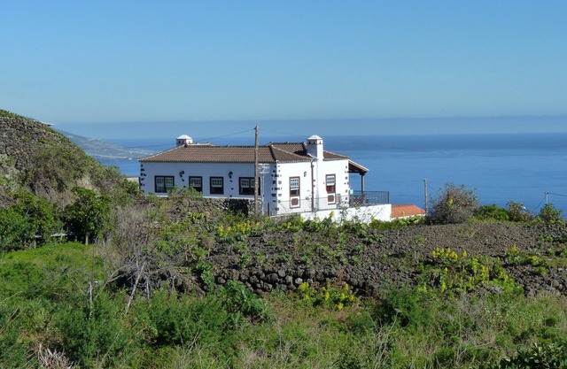 Rural house Isla la Palma Canarias, trekking, volcanoes, beach, tranquility, 8pax