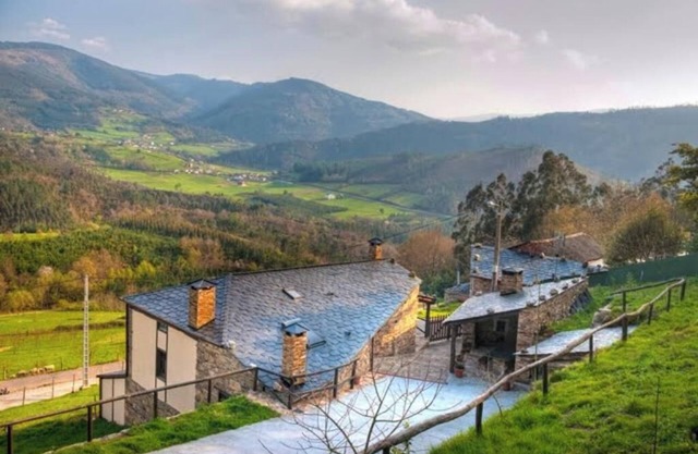 Rural House Lugo (APARTMENT A LAREIRA)