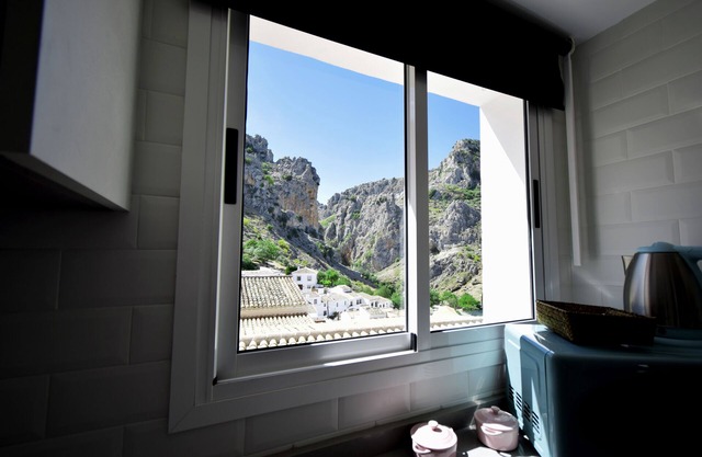 Rural house with views of the Cañón del Bailón and in the centre of Zuheros.