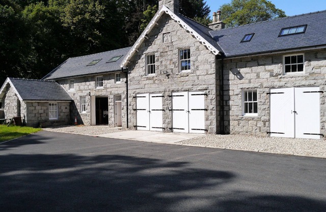 Rusko Stables - an apartment that sleeps 6 guests in 3 bedrooms