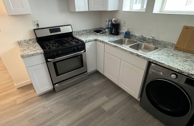 Russian Jack B Soothing house with WiFi in Anchorage