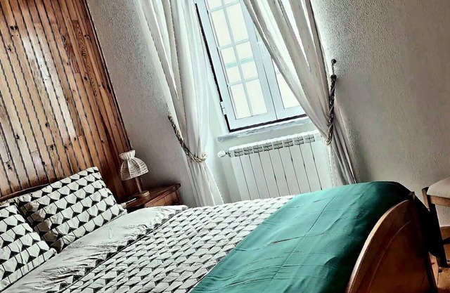 Rustic and comfortable accommodation in the heart of Loriga. Room for 8 people.