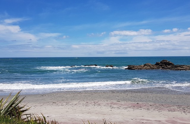 Rustic Beach Front Cottage Charleston NZ