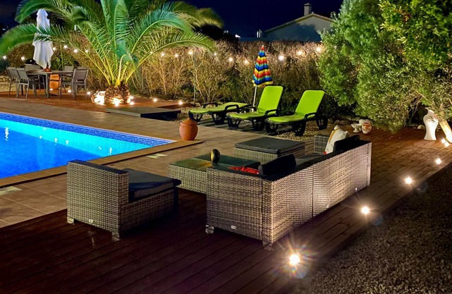 Rustic Chic Villa with solar heated Pool five minutes from the beach!