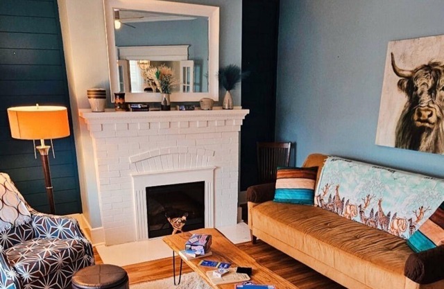 Rustic Escape - Cozy, Central & Pet-Friendly