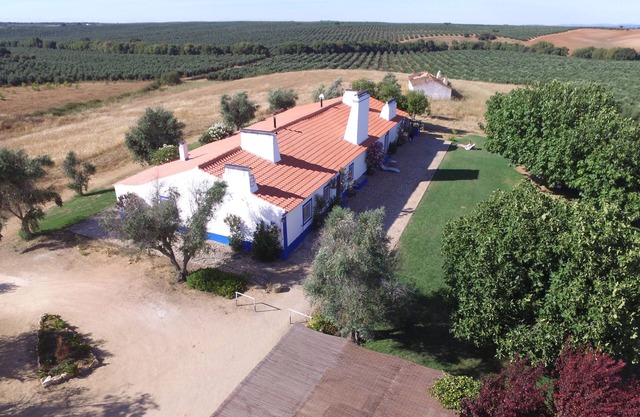 Rustic farm, T3+1, sleep 10, biologic swimming pool, amazing landscape