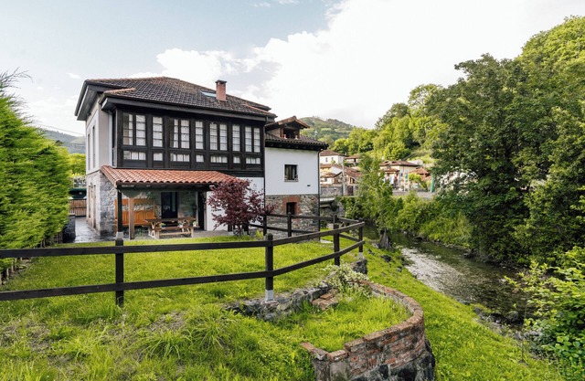 Rustic House El Reinazu