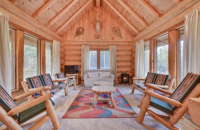 Rustic Log Chalet in Nature - Chalet Le Melisse