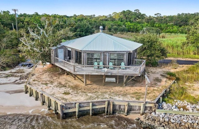 Rustic Retreat | Beach View