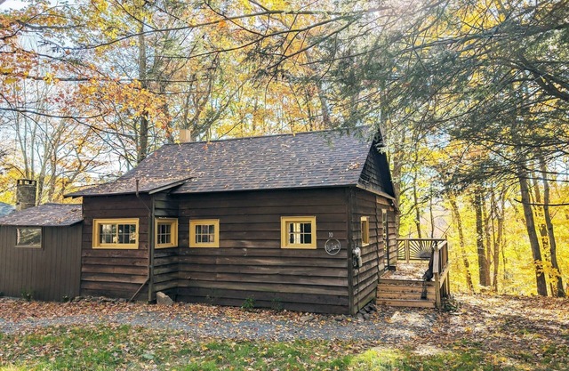 Rustic Retreat/Fireplace /Casino/Camelback - Close to everything!