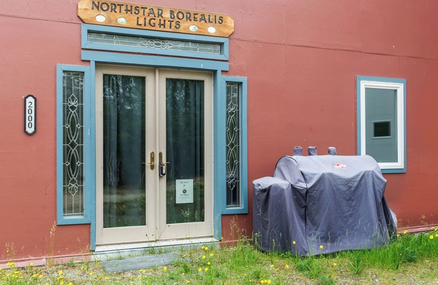 Rustic Retreat Under the Stars - Quiet, Cozy, & Woodsy - high speed WIFI