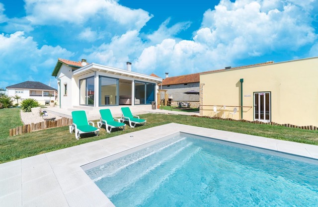 Rustic Spa Retreat in Netos