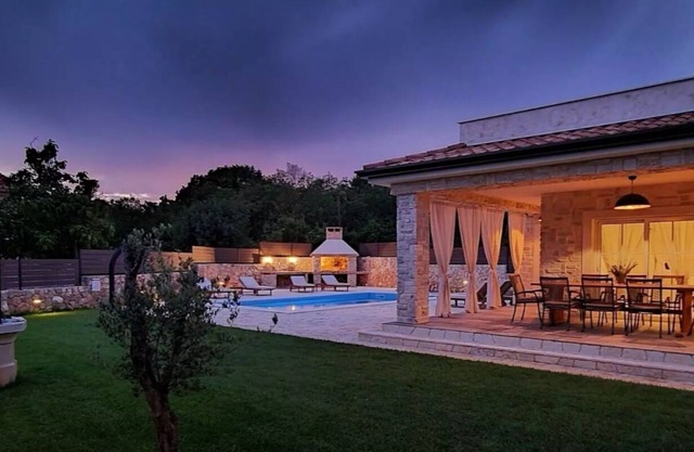 Rustikale Villa auf der Insel Krk: 3 km vom Strand Entfernt, Ideal für 10 Gäste