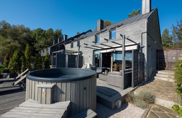 Słoneczny Chełm - Apartamenty w górach, Prywatna sauna jacuzzi balia w cenie, Spa, Grill, Stok narciarski Myślenice, Ścieżki rowerowe, Rzeka Raba, Widok na Tatry