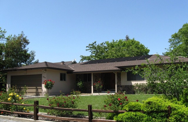 Sacramento Suburban with Pool