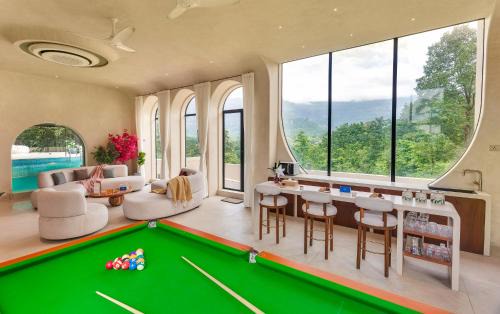 SaffronStays Roman Holiday