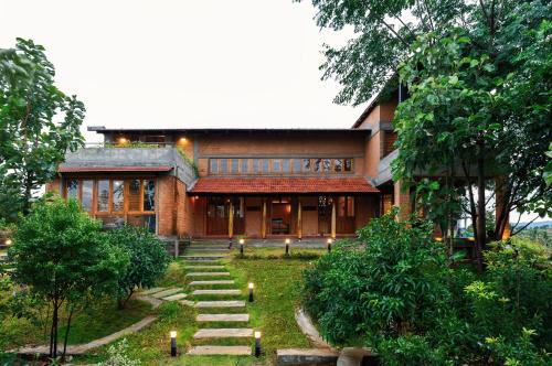 SaffronStays Trisara by the Lake