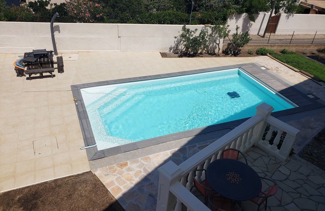 SAINT ANGE 50 m2 harbor view 5mn drive from downtown