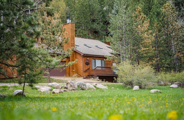 SALE! Loaded! Fireplaces, Pool Table, Nat`l Park