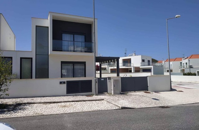 Salir Do Porto -Pretty modern villa with swimming pool