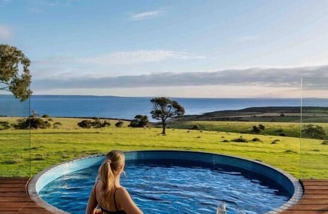 Saltbush Farm luxury house with Ocean Views of K.I