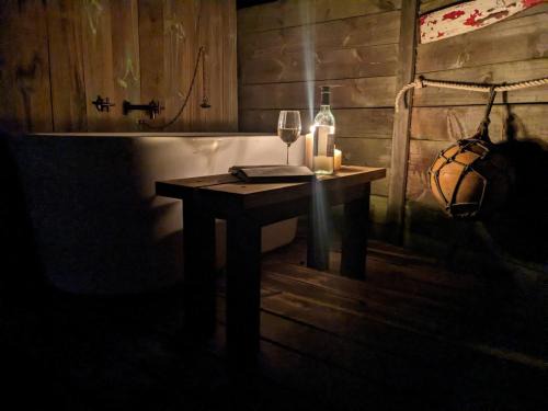 Salty Devil's Rest - Coastal Wilderness Shack