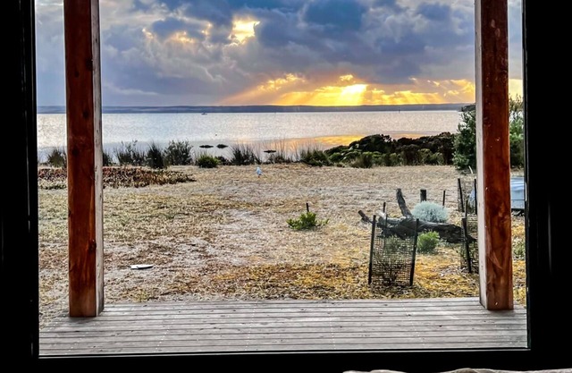 Samphire, Absolute Waterfront