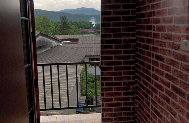 Sandee Place Chomthong