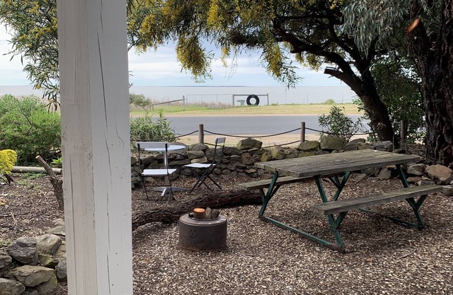 " Sandilira"on the shores of Lake Alexandrina.