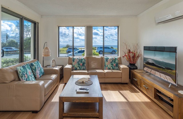 Sandpebbles 1 - Pebbly Beach