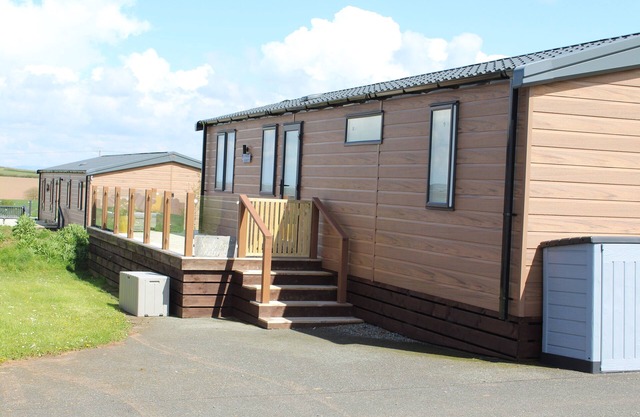 SANDY BAY, pet friendly, with a garden in Little Haven