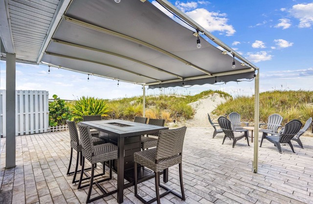 Sandy Dunes - Gorgeous Home with the beach as your back yard!