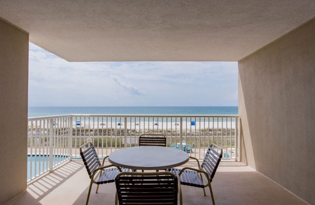Sandy Key 235 Second floor -Beachfront view -NO HASSLE CHECK OUT