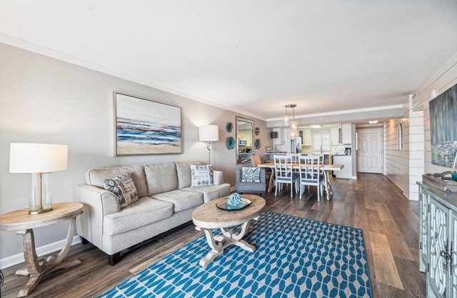 Sandy Key 827 -8th floor -Beachfront view -NO HASSLE CHECK OUT