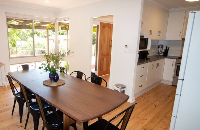 Sandy Pool Shack: Saltwater Pool, Pets Welcome, Park & Beach