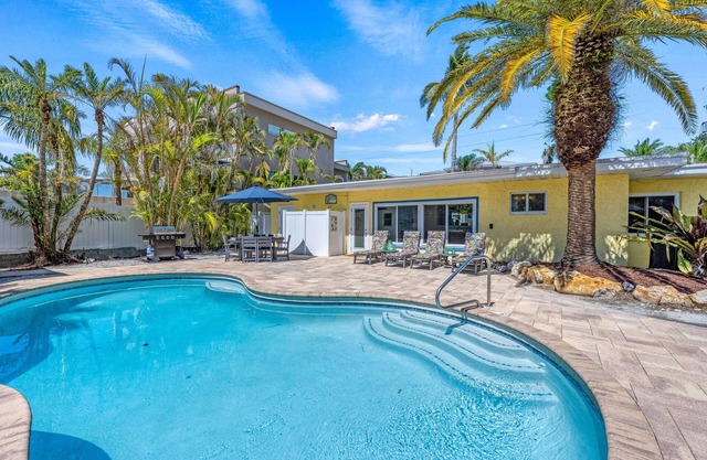 Sandy Rocks | Ultimate Bundle: 2 Private Pet Friendly Homes, 2 Private Heated Pools, Walk to Beach!