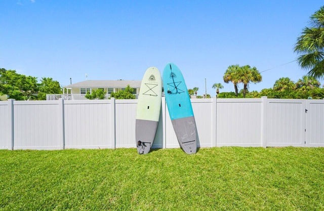 Sandy & Salty- Sleeps 16 - 2 beach homes connected by yards!