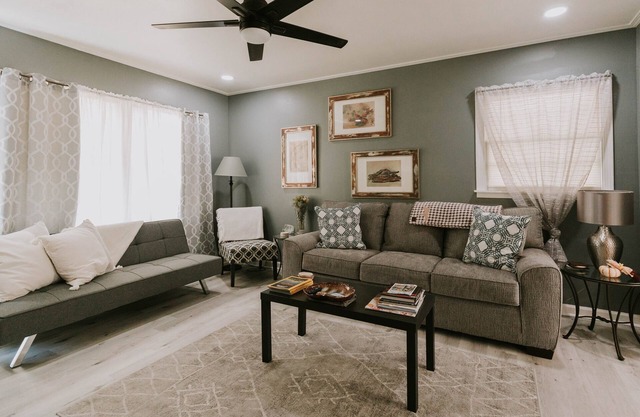 Sandy Toes - 3bedroom near beach & downtown Ocean Springs! in golf cart district