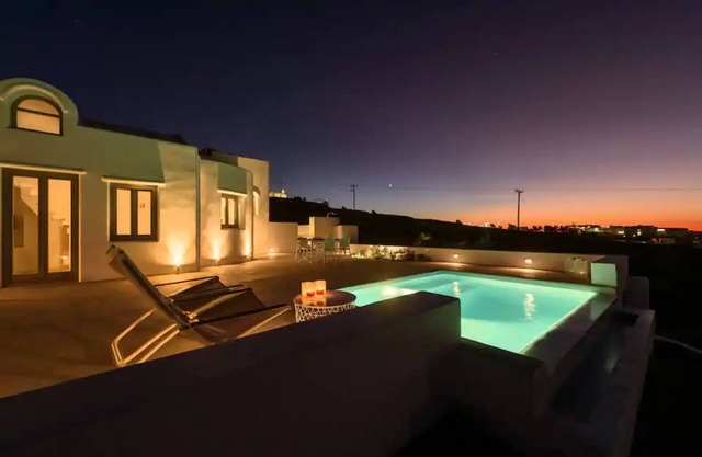 Sandy villa with private pool & Sea view