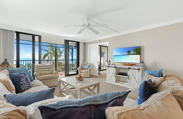 Sanibel Beachfront Full Gulf View Condo! 3BR, 2 Bath! Heated Pool, 2 Pickleball!