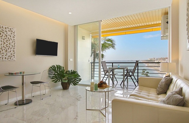 Santa Clara Castle. Seafront. South-West. Fiber Wifi. Satellite TV.