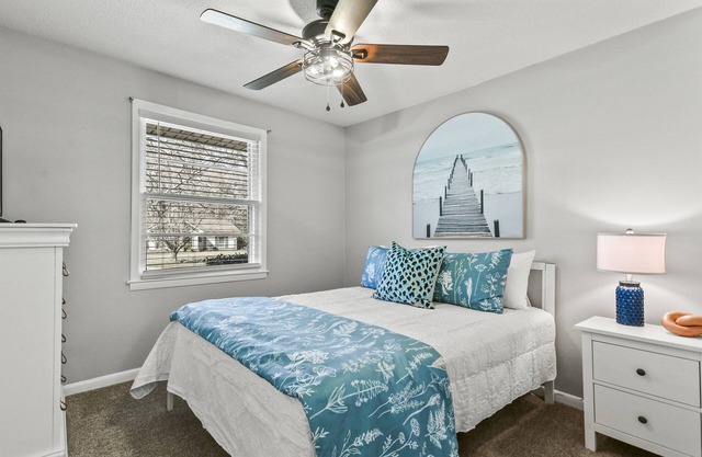 Savannah House, Family Friendly, Sleeps 6, Dog OK, Fenced Yard