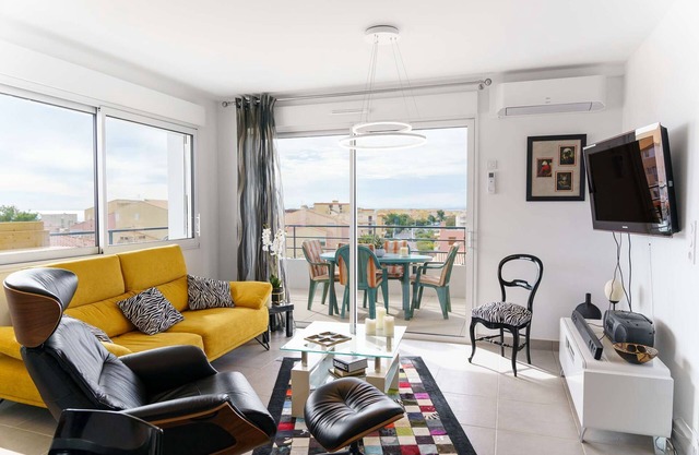 SB 402 - Fantastic 2 Bedroom-flat with sea view! NARBONNE-PLAGE